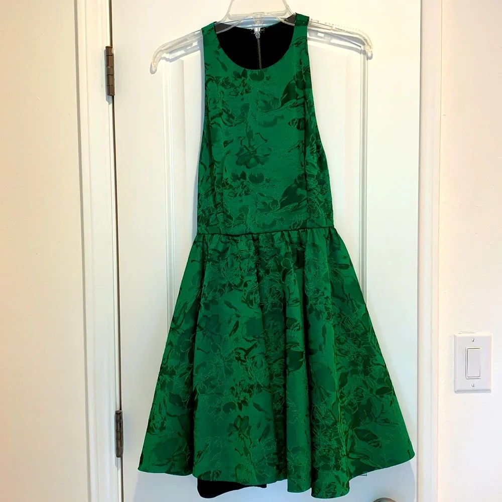 Alice + Olivia Tevin Racerback Fit and Flare Jacquard Cocktail Dress Size 4 - Picture 3 of 7